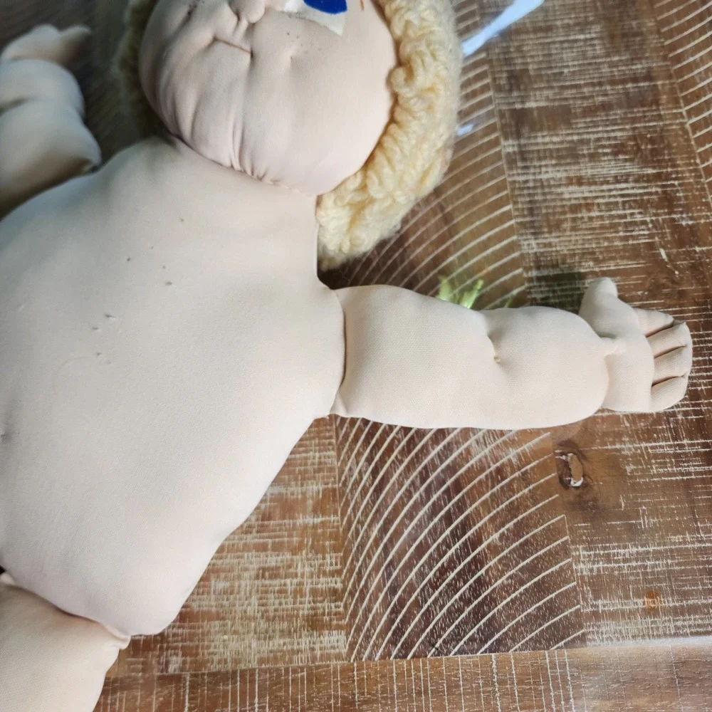 Vintage Xavier Roberts Baby Doll‎ Blonde Yarn Hair Blue Eyes Hand Stitched 80s